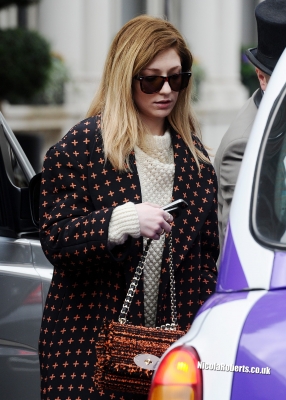 Nicola_Roberts_leaving_a_London_hotel_09_10_12_281829.jpg