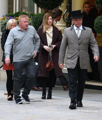 Nicola_Roberts_leaving_a_London_hotel_09_10_12_282229.jpg