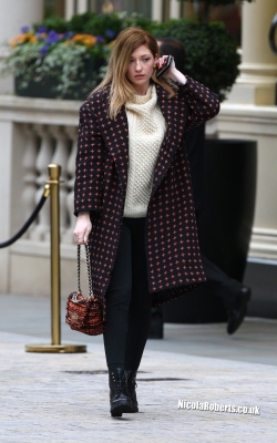 Nicola_Roberts_leaving_a_London_hotel_09_10_12_282729.jpg