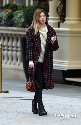 Nicola_Roberts_leaving_a_London_hotel_09_10_12_282929.jpg