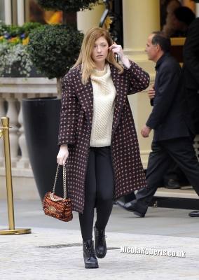 Nicola_Roberts_leaving_a_London_hotel_09_10_12_28829.jpg