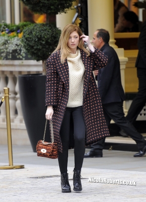 Nicola_Roberts_leaving_a_London_hotel_09_10_12_28929.jpg