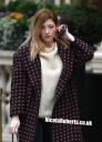 Nicola_Roberts_leaving_a_London_hotel_09_10_12_282429.jpg