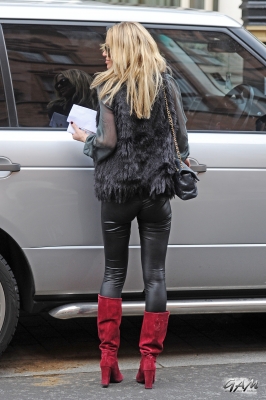 Sarah_Harding_seen_leaving_Scotts_restaurant2C_London_09_10_12_282029.jpg