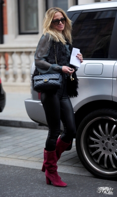 Sarah_Harding_seen_leaving_Scotts_restaurant2C_London_09_10_12_28729.jpg