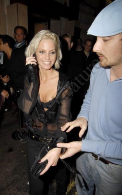 Sarah___Nadine_Leaving_Cuckoo_Club_17_11_06_283429.jpg