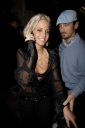 Имя файла=Sarah___Nadine_Leaving_Cuckoo_Club_17_11_06_283129.jpg
Размер файла=21КБ
Размеры=368x550
Дата=Июнь 28, 2013 Sarah___Nadine_Leaving_Cuckoo_Club_17_11_06_283129.jpg