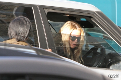 Sarah_Harding_out_and_about_in_London_12_10_12_28629.jpg