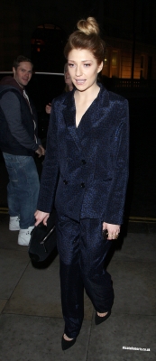 Nicola_and_Sarah_seen_arriving_at_the_Corinthia_Hotel_18_10_12_28929.jpg
