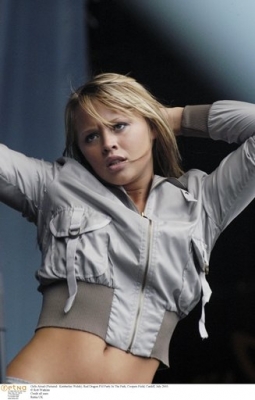 Girls_Aloud_performingbackstage_at_Party_in_the_park_Cardiff_2003_33.jpg