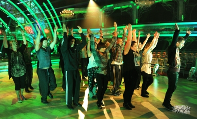 Kimberley_Walsh_rehearsing_the__Thriller__dance_routine_24_10_12_282929.jpg