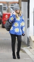 Nicola_Roberts_leaving_her_management_offices_31_10_12_281329.jpg