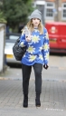 Nicola_Roberts_leaving_her_management_offices_31_10_12_28829.jpg