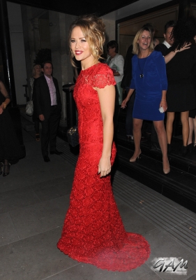 Kimberley_Walsh_leaving_Grosvenor_House_05_11_12_283829.jpg