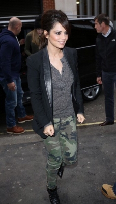 Cheryl_arriving_at_BBC_Radio_1_12_11_12_28929.jpg