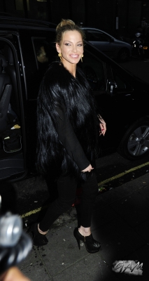Girls_Aloud_outside_Radio_1_and_2_Studios_12_11_12_2810929.jpg