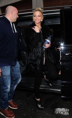 Girls_Aloud_outside_Radio_1_and_2_Studios_12_11_12_2813429.jpg