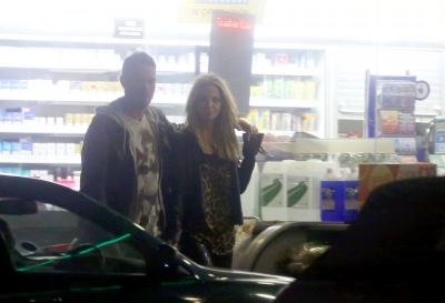 Sarah_Harding_out_in_London_with_DJ_Mark_One_09_11_12_281729.jpg