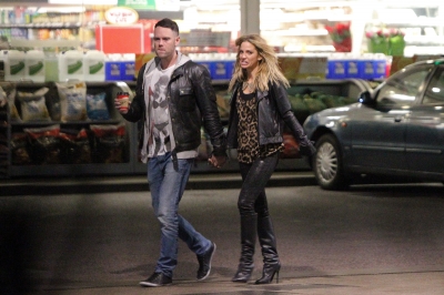 Sarah_Harding_out_in_London_with_DJ_Mark_One_09_11_12_28329.jpg