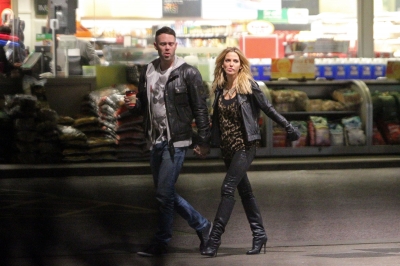 Sarah_Harding_out_in_London_with_DJ_Mark_One_09_11_12_28429.jpg