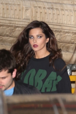 Girls_Aloud_leaving_the_Royal_Variety_Show_20_11_12_28129.jpg