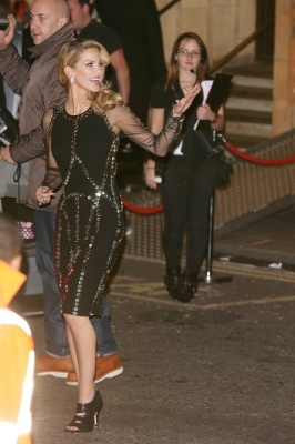 Girls_Aloud_leaving_the_Royal_Variety_Show_20_11_12_282429.jpg