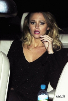 Girls_Aloud_leaving_the_Royal_Variety_Show_20_11_12_283929.jpg