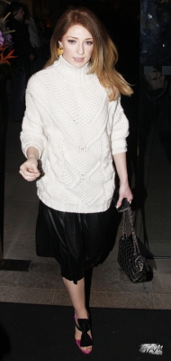 Cheryl2C_Kimberley_and_Nicola_leaving_Zuma_restaurant_21_11_12_286129.jpg
