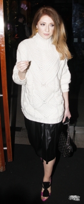 Cheryl2C_Kimberley_and_Nicola_leaving_Zuma_restaurant_21_11_12_286329.jpg