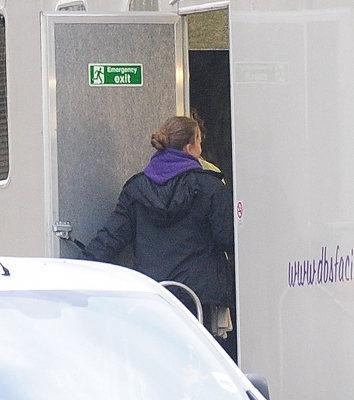 Girls_Aloud_on_the_set_of_BCYLM_trailers_26_11_12_28229.jpg