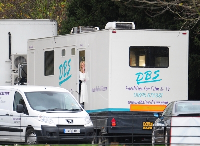 Girls_Aloud_on_the_set_of_BCYLM_trailers_26_11_12_283229.jpg