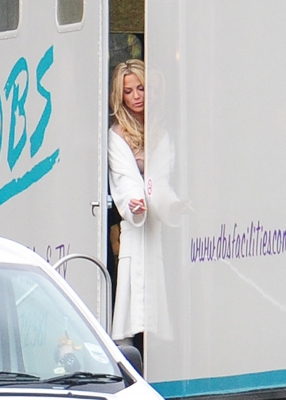 Girls_Aloud_on_the_set_of_BCYLM_trailers_26_11_12_283629.jpg