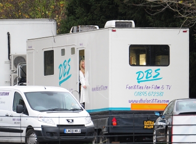 Girls_Aloud_on_the_set_of_BCYLM_trailers_26_11_12_283829.jpg