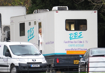 Girls_Aloud_on_the_set_of_BCYLM_trailers_26_11_12_284029.jpg