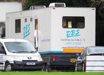 Girls_Aloud_on_the_set_of_BCYLM_trailers_26_11_12_284729.jpg