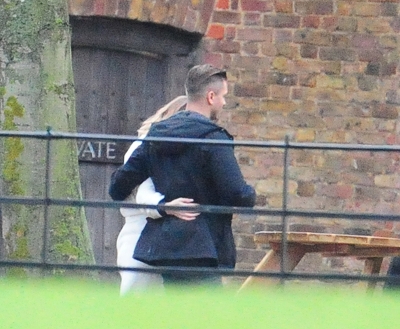 Girls_Aloud_on_the_set_of_BCYLM_trailers_26_11_12_284829.jpg