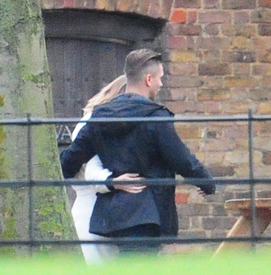 Girls_Aloud_on_the_set_of_BCYLM_trailers_26_11_12_284929.jpg