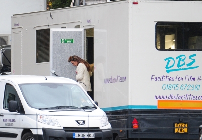 Girls_Aloud_on_the_set_of_BCYLM_trailers_26_11_12_28729.jpg