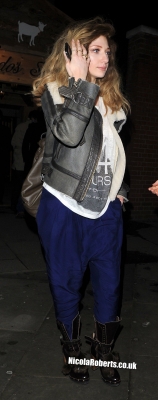 Nicola_Roberts_leaving_Bodos_Schloss2C_London_27_11_12_281129.JPG