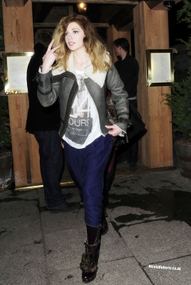 Nicola_Roberts_leaving_Bodos_Schloss2C_London_27_11_12_28529.JPG