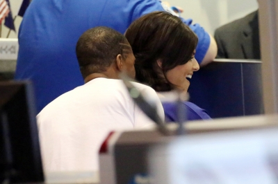 Cheryl_Cole_arriving_at_LAX_airport_30_11_12_282129.jpg
