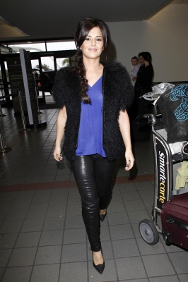 Cheryl_Cole_arriving_at_LAX_airport_30_11_12_28529.jpg