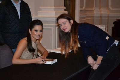 Cheryl_Cole_signs_copies_of_her_book__My_Story__in_London_01_12_12_281329.jpg