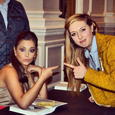 Cheryl_Cole_signs_copies_of_her_book__My_Story__in_London_01_12_12_281929.jpg