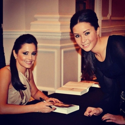 Cheryl_Cole_signs_copies_of_her_book__My_Story__in_London_01_12_12_282029.jpg