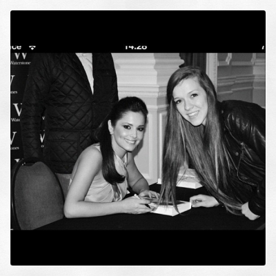 Cheryl_Cole_signs_copies_of_her_book__My_Story__in_London_01_12_12_282429.jpg