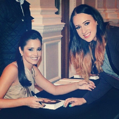 Cheryl_Cole_signs_copies_of_her_book__My_Story__in_London_01_12_12_282629.jpg