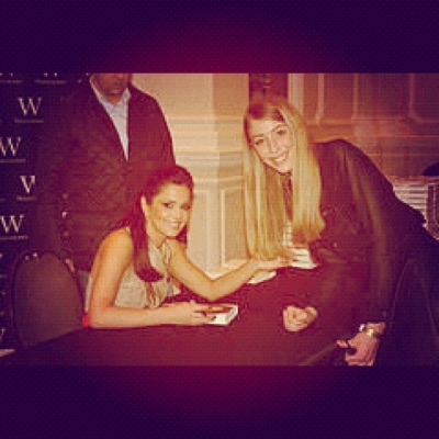 Cheryl_Cole_signs_copies_of_her_book__My_Story__in_London_01_12_12_283329.jpg