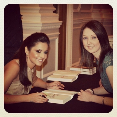 Cheryl_Cole_signs_copies_of_her_book__My_Story__in_London_01_12_12_283429.jpg