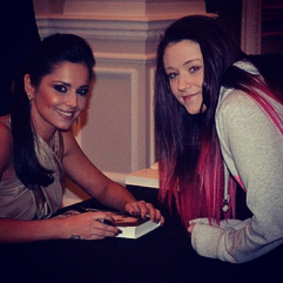 Cheryl_Cole_signs_copies_of_her_book__My_Story__in_London_01_12_12_284029.jpg